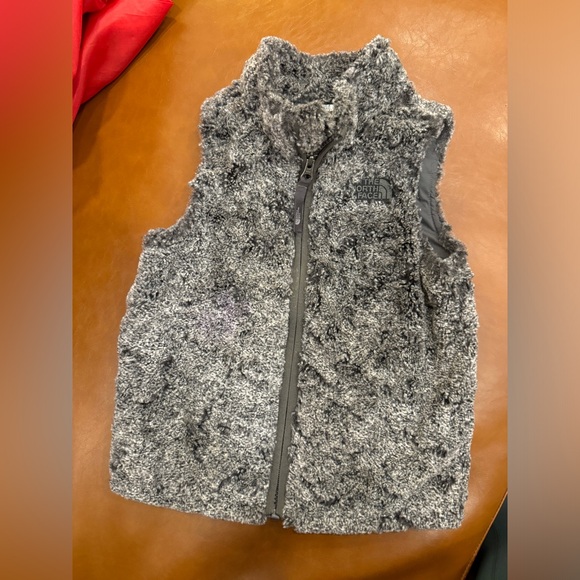 Girls Faux Fur Vest - Picture 1 of 3